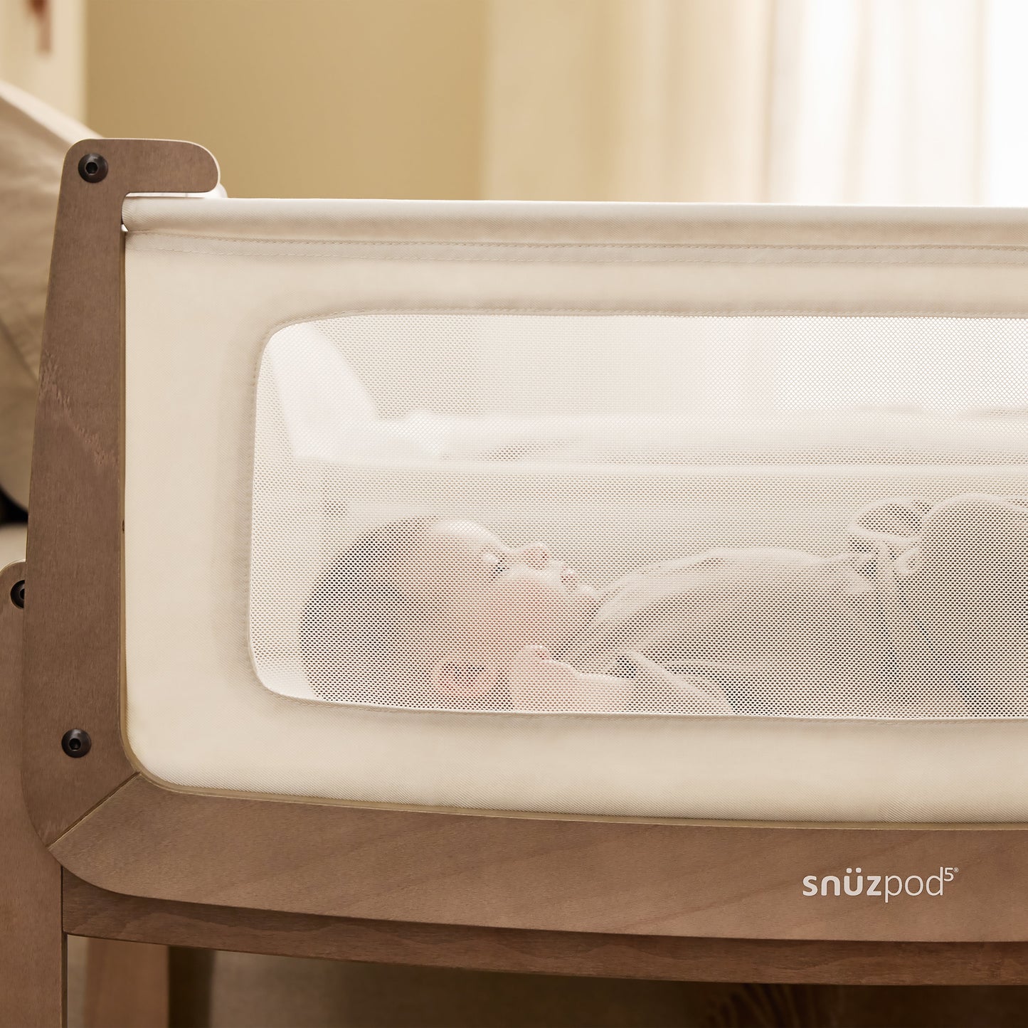 Snuz SnuzPod5 Bedside Crib Walnut