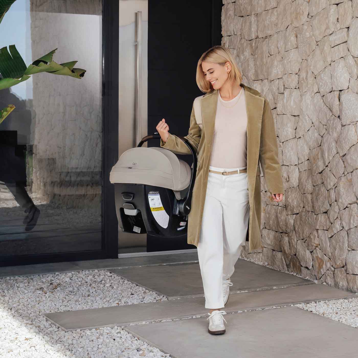 Romer Juni Infant Car Seat with Versa Base, SecureLoc Technology, Luxury Cover - Truffle