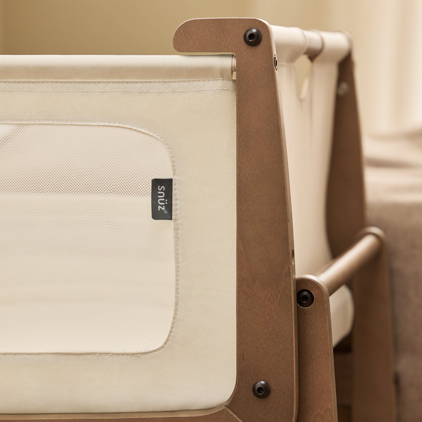 Snuz SnuzPod5 Bedside Crib Walnut