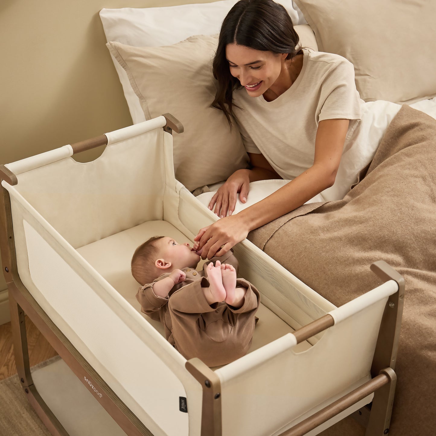 Snuz SnuzPod5 Bedside Crib Walnut