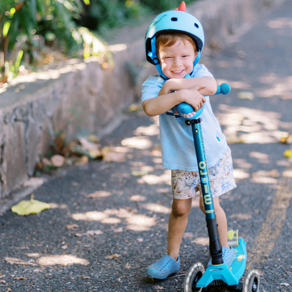 Micro Kickboard Maxi Foldable LED Scooter lifestyle