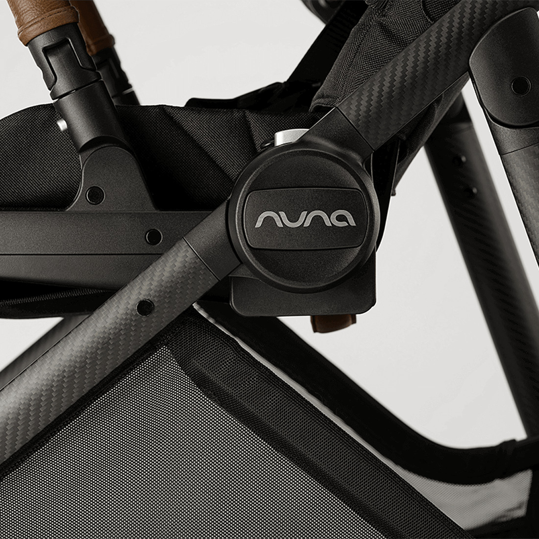 Nuna Swiv stroller details