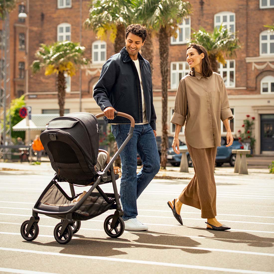 Nuna Swiv + Pipa Rx Travel System life style