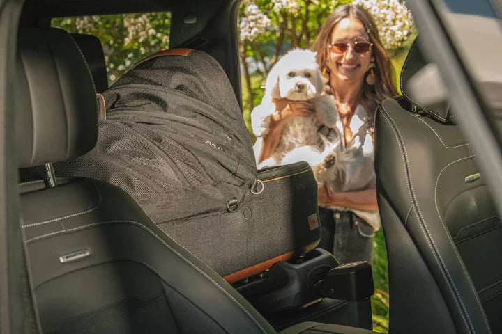 Tavo Pets Maeve Medium Pet Car Seats for pets