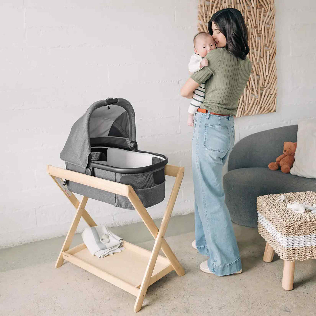 uppababy bassinet stand grey Bassinet Stand (Countries: NA, Styles: White)