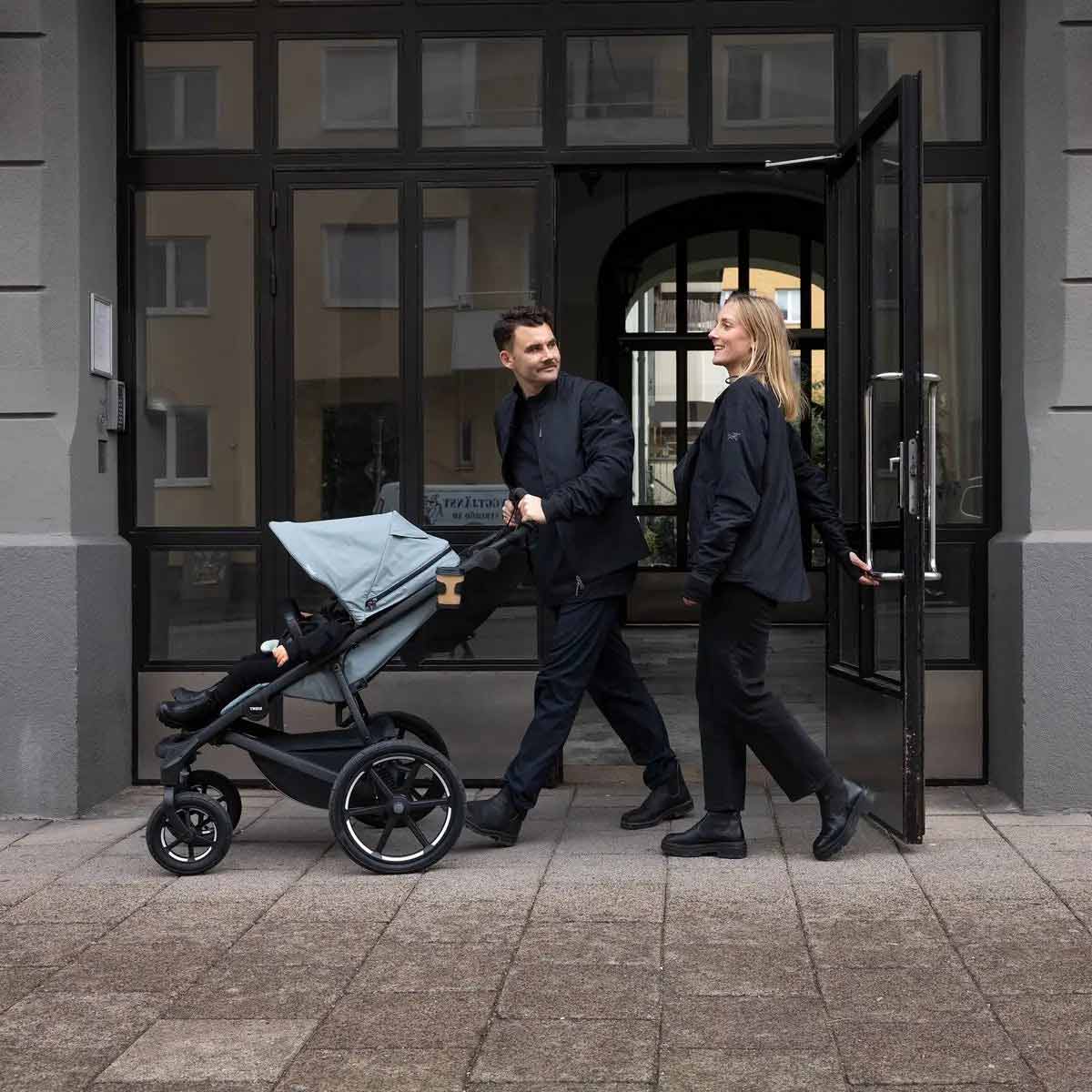 Family adventure companion THULE Urban Glide 4-Wheel