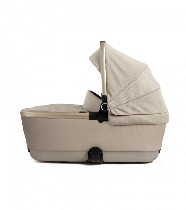 Main Image of Silver Cross Reef 2 Bassinet