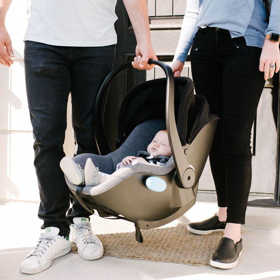 Clek Liing Infant Car Seat - Slate is light to travel with