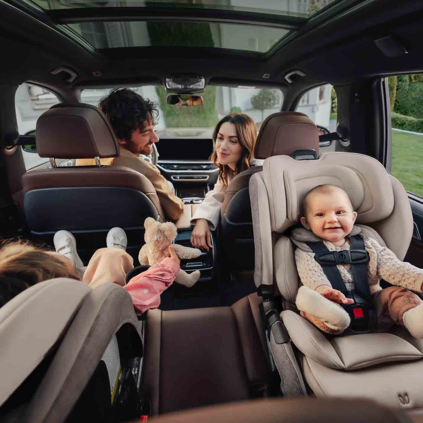 Romer Veni Convertible Car Seat, Two-Stage Car Seat with Slim 17” Design and SecureLoc - Truffle