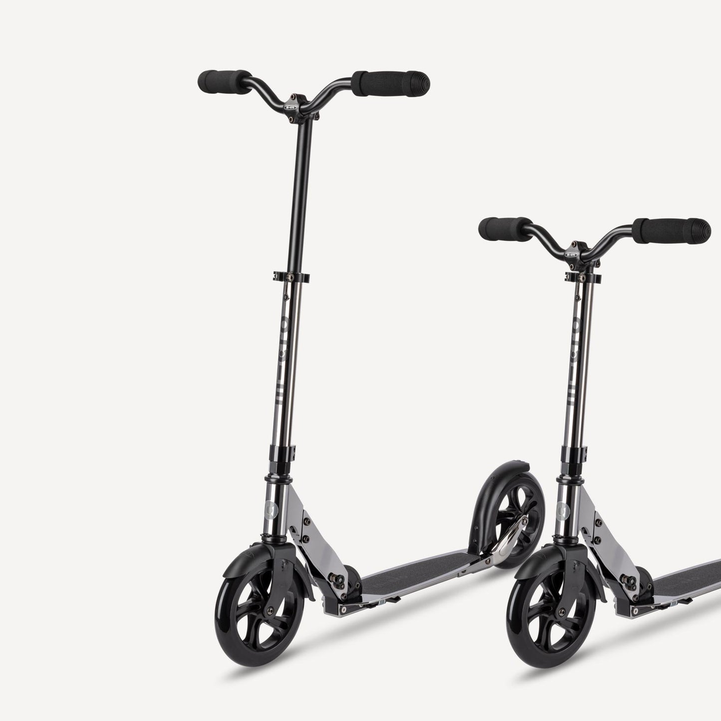 Micro Classic Black Neochrome Scooter