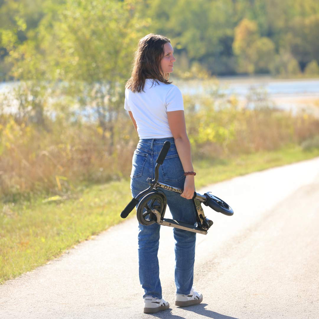 Micro Classic Black Neochrome Scooter