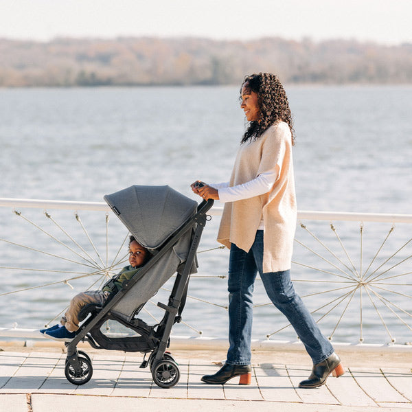 uppababy g-luxe travel stroller UPPAbaby G-Luxe Stroller – Greyson (Charcoal mélange/Carbon)