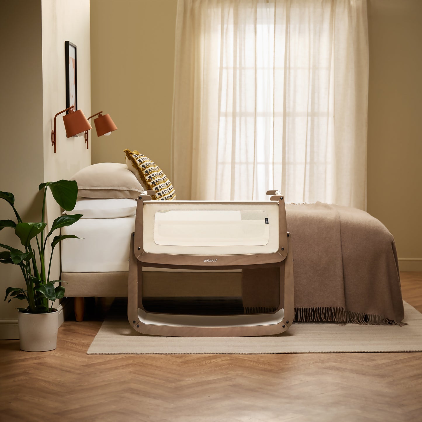 Snuz SnuzPod5 Bedside Crib Walnut
