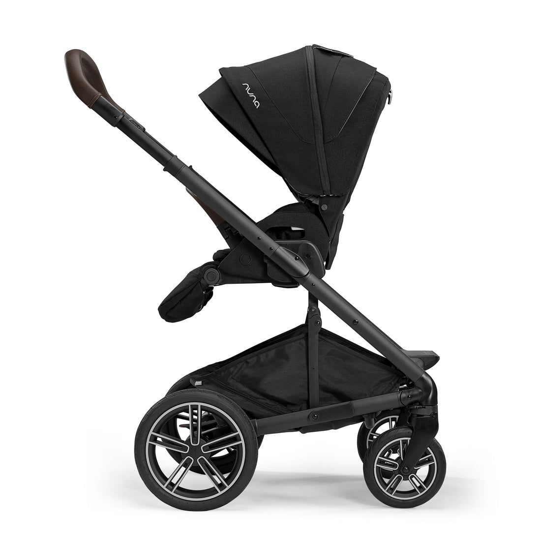 
Nuna Mixx stroller with seat in rear facing mode for toddlers to be in sight of parents and easily switch to world facing when they're older product image