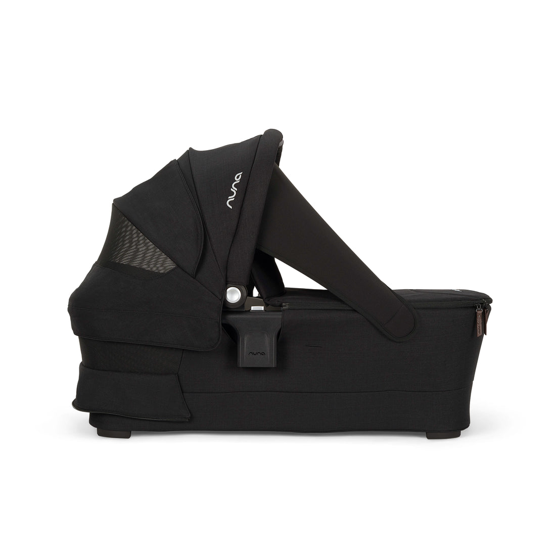 
TRIV & SWIV series bassinet shown without the stand with Iconic Sky drape for extra privacy shown