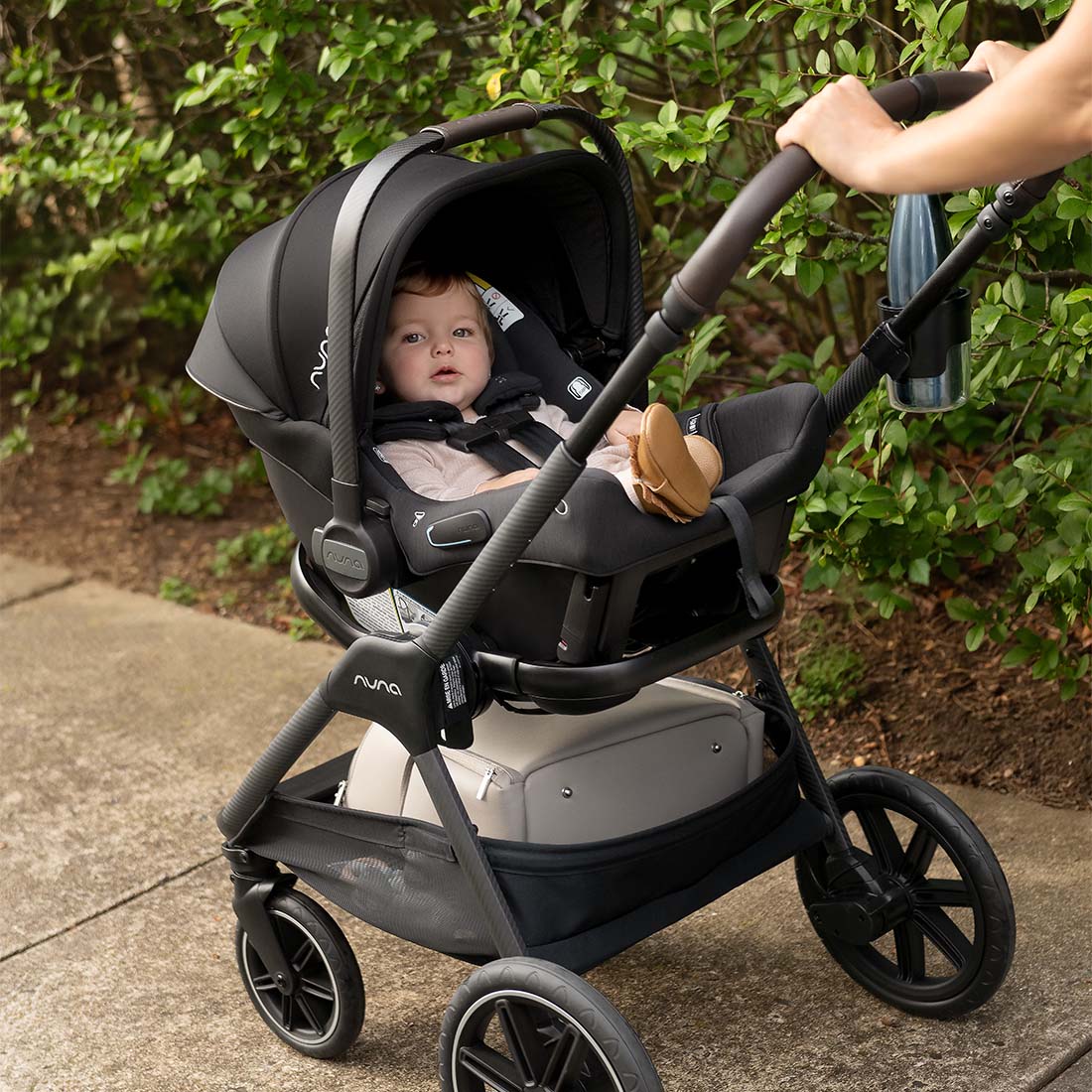 Nuna TRIV lx + PIPA urbn Travel System | Lightweight Travel System