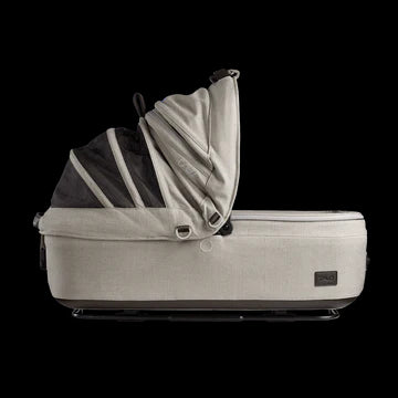 Tavo Pets Maeve Medium Pet Car Seats by the makers of nuna 