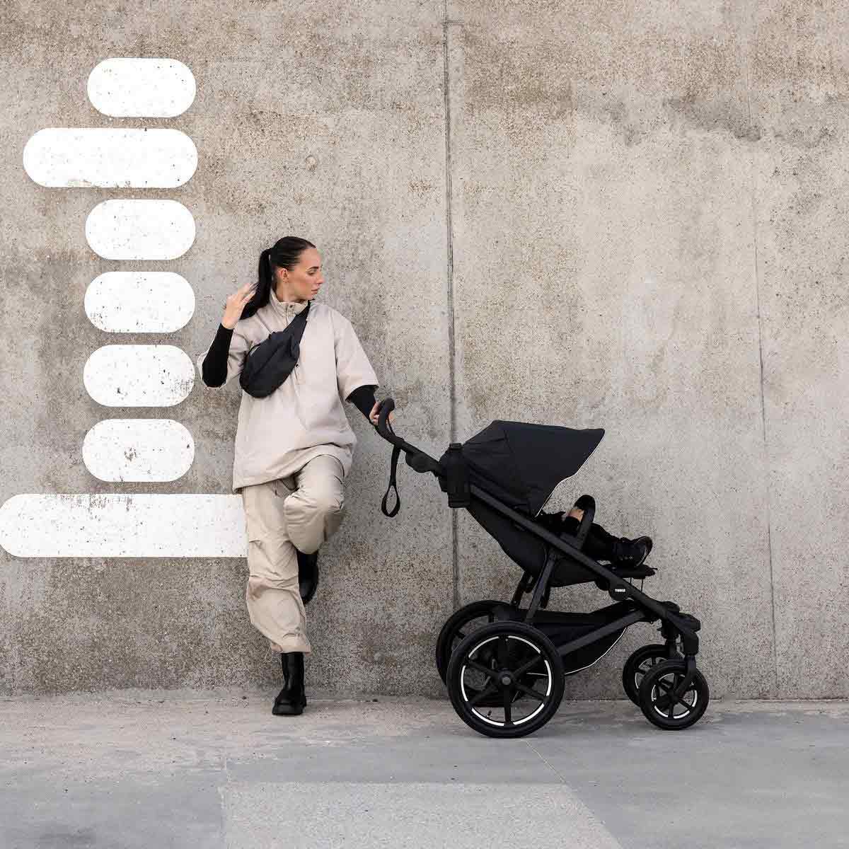 Thule Urban Glide 4-Wheel Newborn Bundle