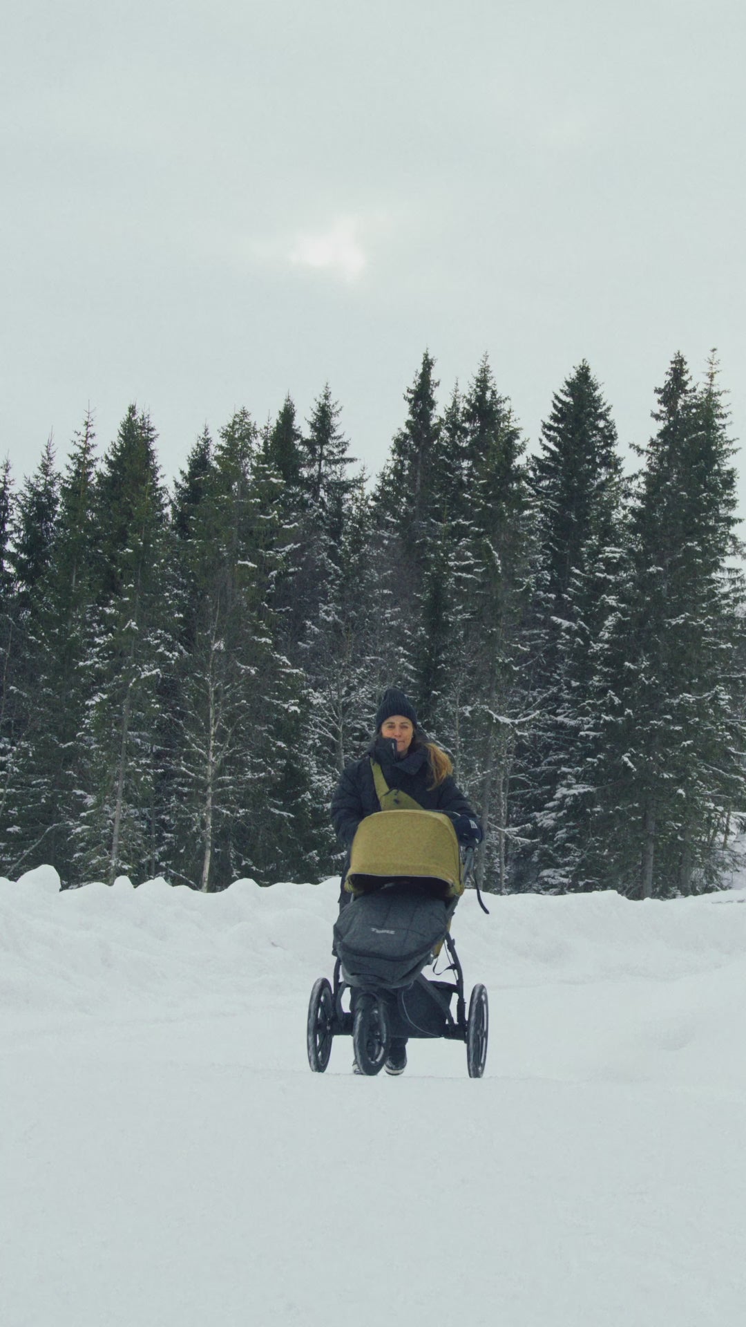 Thule Urban Glide 3 Jogging Stroller - Video