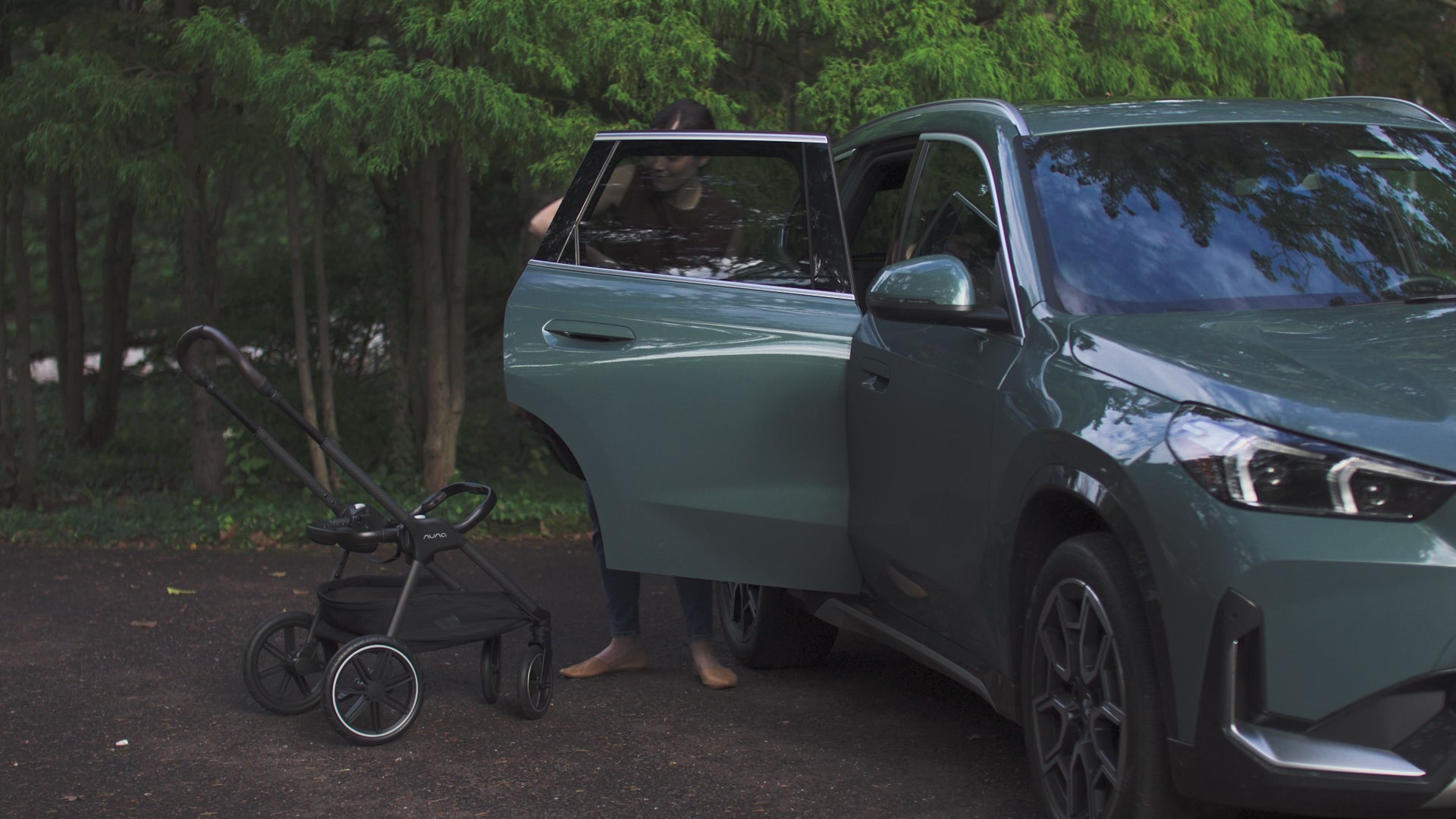 Luxury Strollers, Car Seats, High Chairs, & More | Kidsland