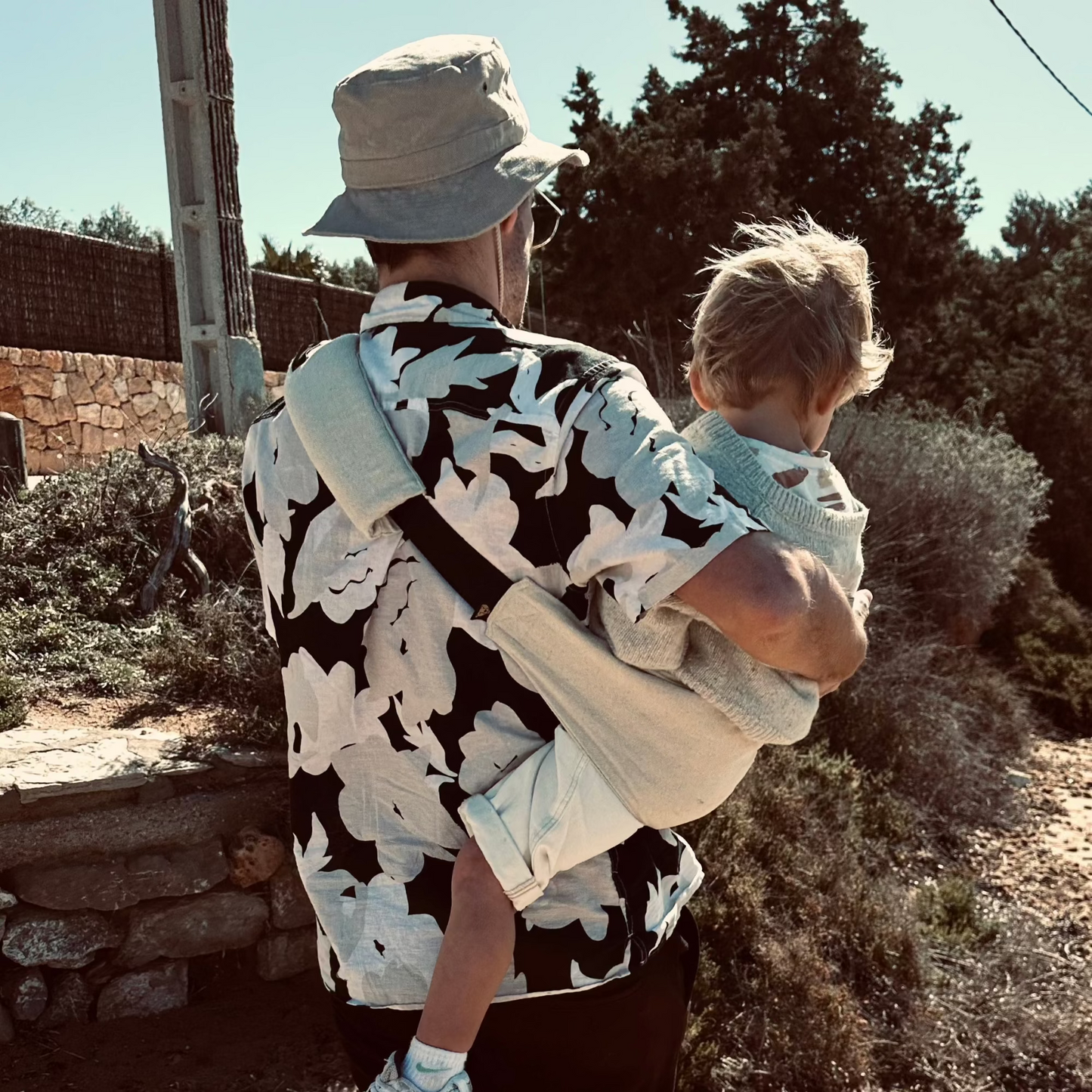 Wildride Toddler Carrier - Sand Linen