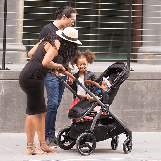 a family with the Peg Perego Agio Z4 stroller, Kidsland